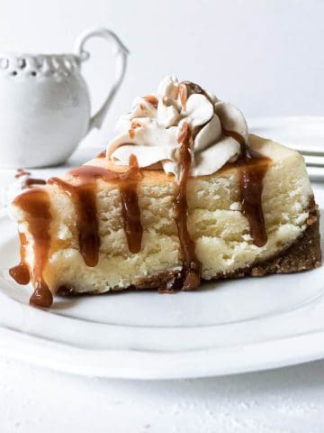 New york cheesecake on a plate